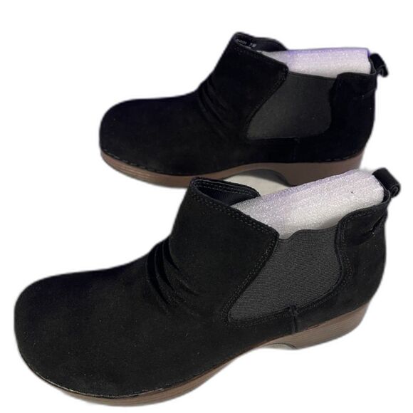 NEW EASY STREET Women's Easy Works Surething Black Suede Slip-On Clog Boot SZ 7M - Picture 1 of 7